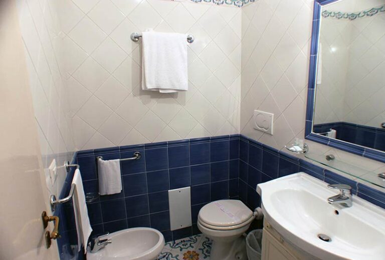 09.toilet-02